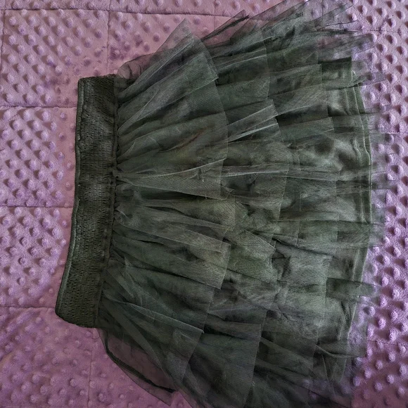 Le Lis Gray Bubble Mini Skirt with Ruffled Tiers - Picture 2 of 2